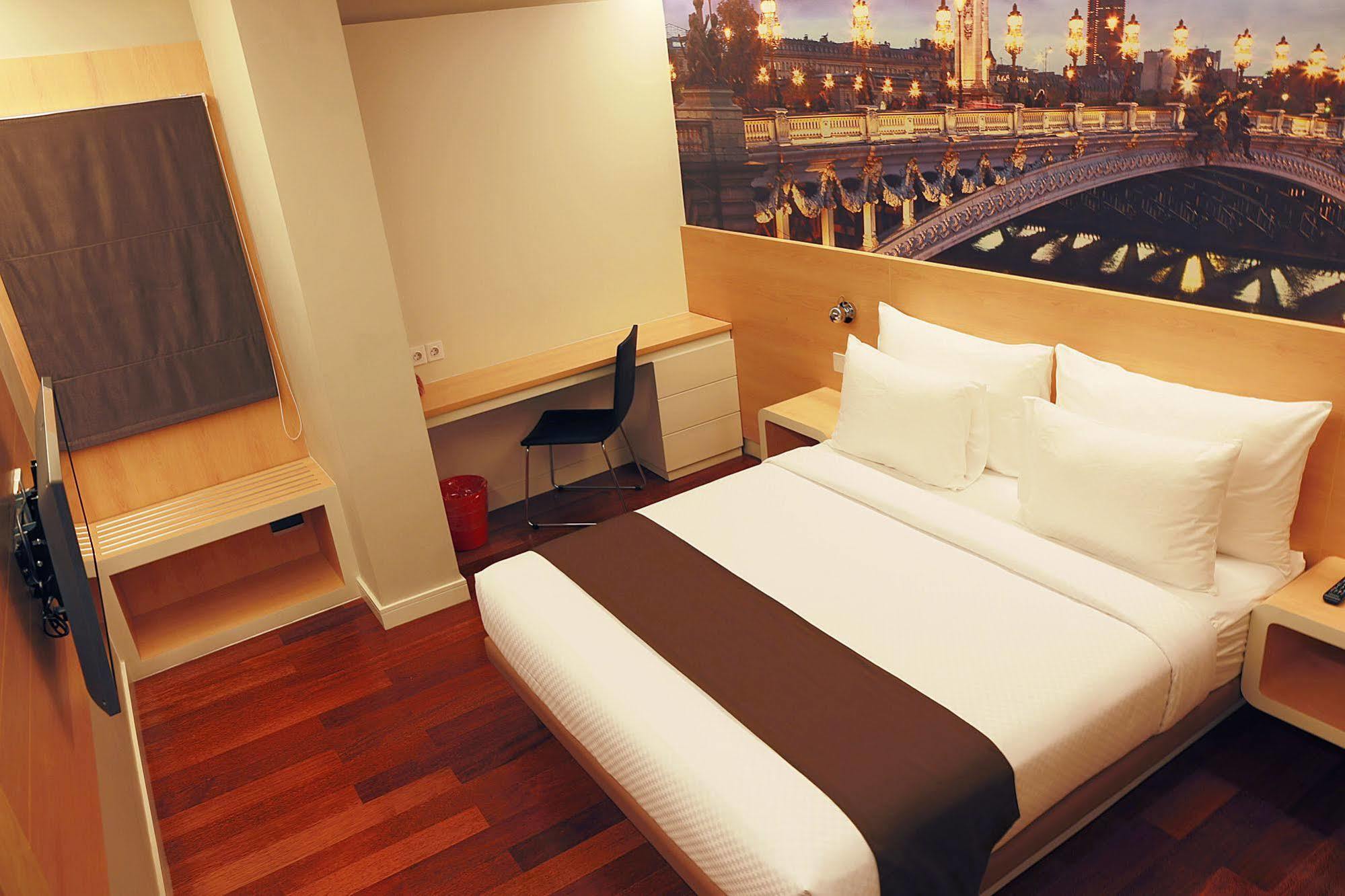 Citihub Hotel @ Pecindilan Surabaya Exterior foto
